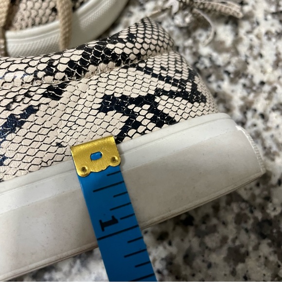 Jolimall Snakeskin Print Sneaker Shoes with Tassels Size 6 - Picture 10 of 12